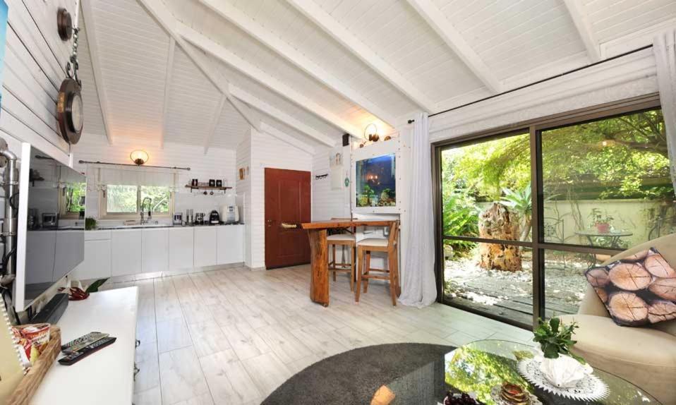 Lodge On The Sea Shave Ziyyon Buitenkant foto